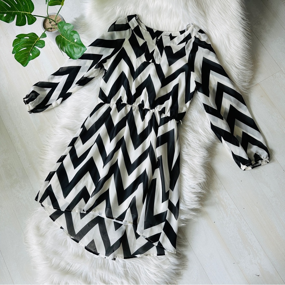Sequin Hearts Black and White Chevron Long Sleeve Pull On Dress, 10